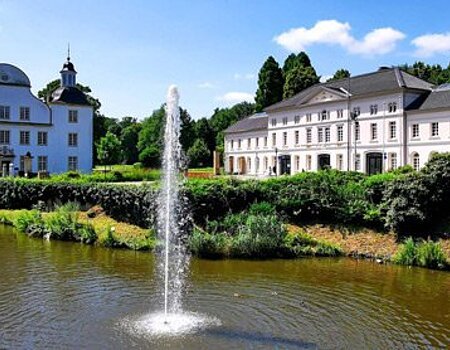 Schloss Borbeck mit Wasserfontäne